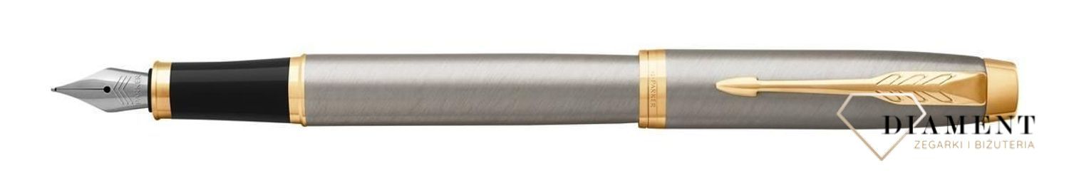 Pióro wieczne Parker IM Brushed 1931649 w szarym kolorze ze złotymi wykończeniami. Idealny pomysł na prezent z grawerem. Artykuły piśmiennicze na prezent. Świetny upominek marki Parker dla VIP-ów..jpg